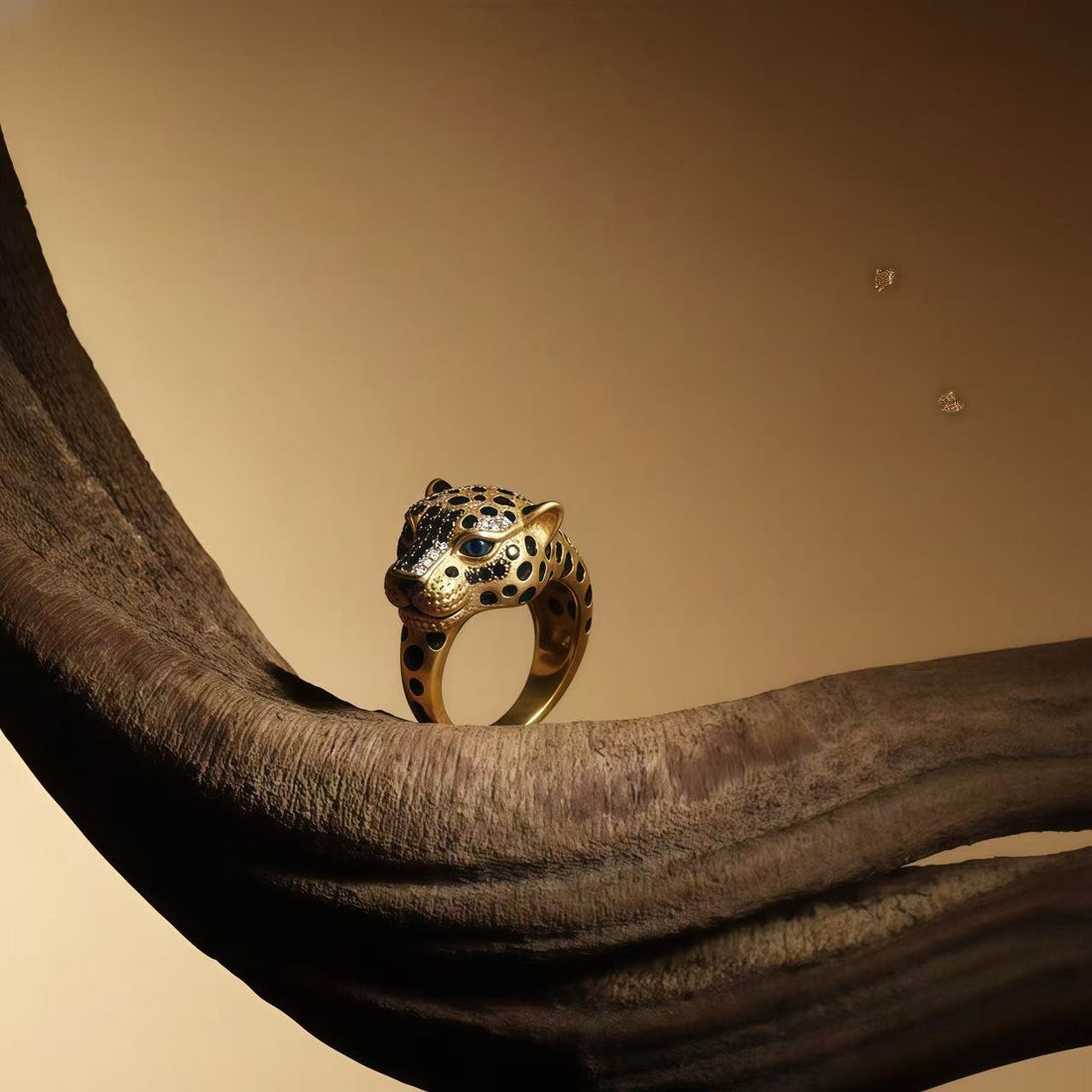 Gold-Plated · Sapphire-Eyed Panther Ring