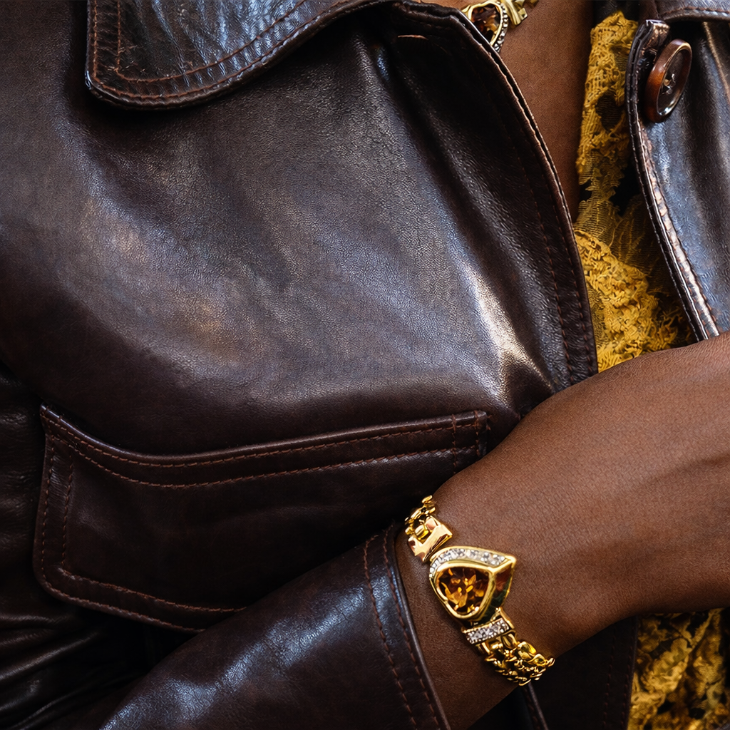 Gilt Brick-Link · Heart Smoky Crystal Bracelet
